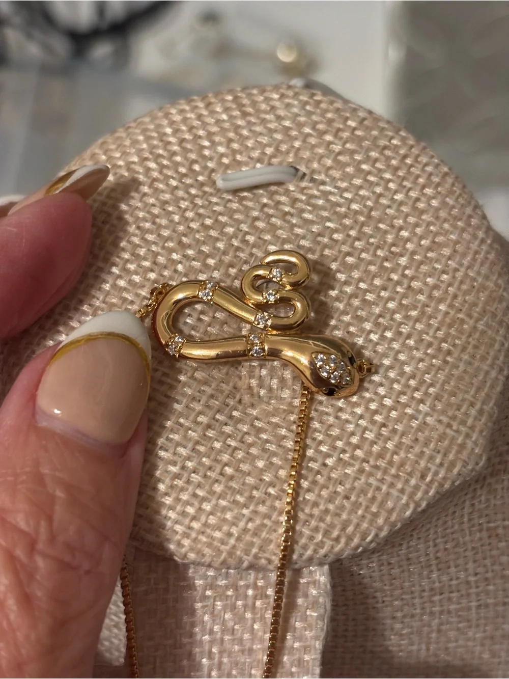 N/A elegant gold